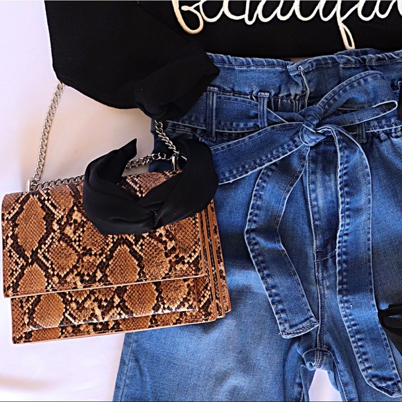 💕Last 1💕Snake Print Purse❤️HP❤️ - Picture 4 of 8